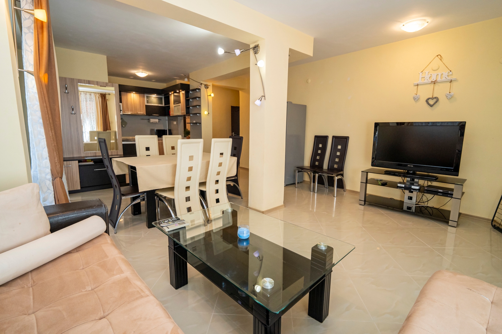 The Family Courtyard - LARGE 2BD Apartment 5 Flat Manager Booking