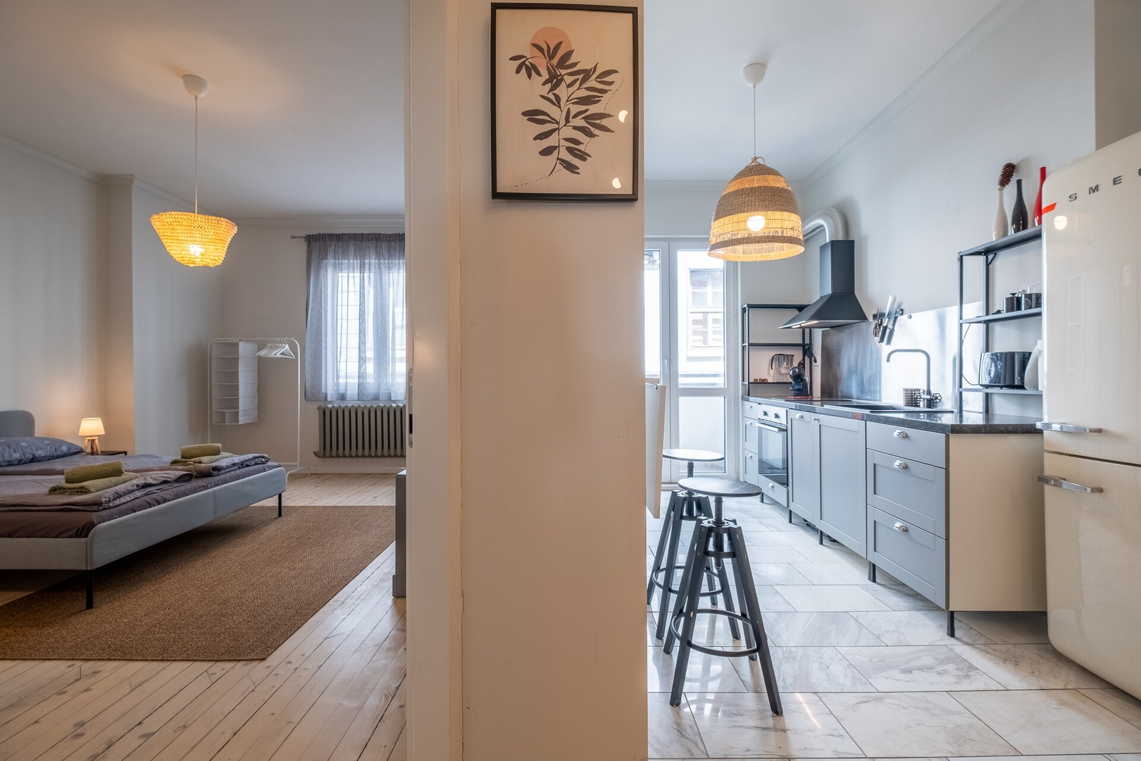 Spacious 2BR Flat with Terrace 14 Flat Manager Booking