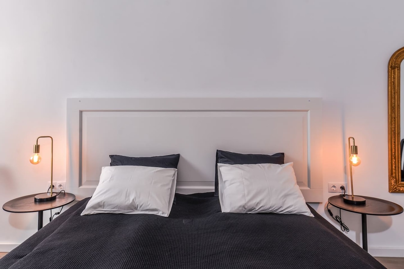 66 Apartment - Stylish Two Bedroom in Lozenets 26 Flat Manager Booking