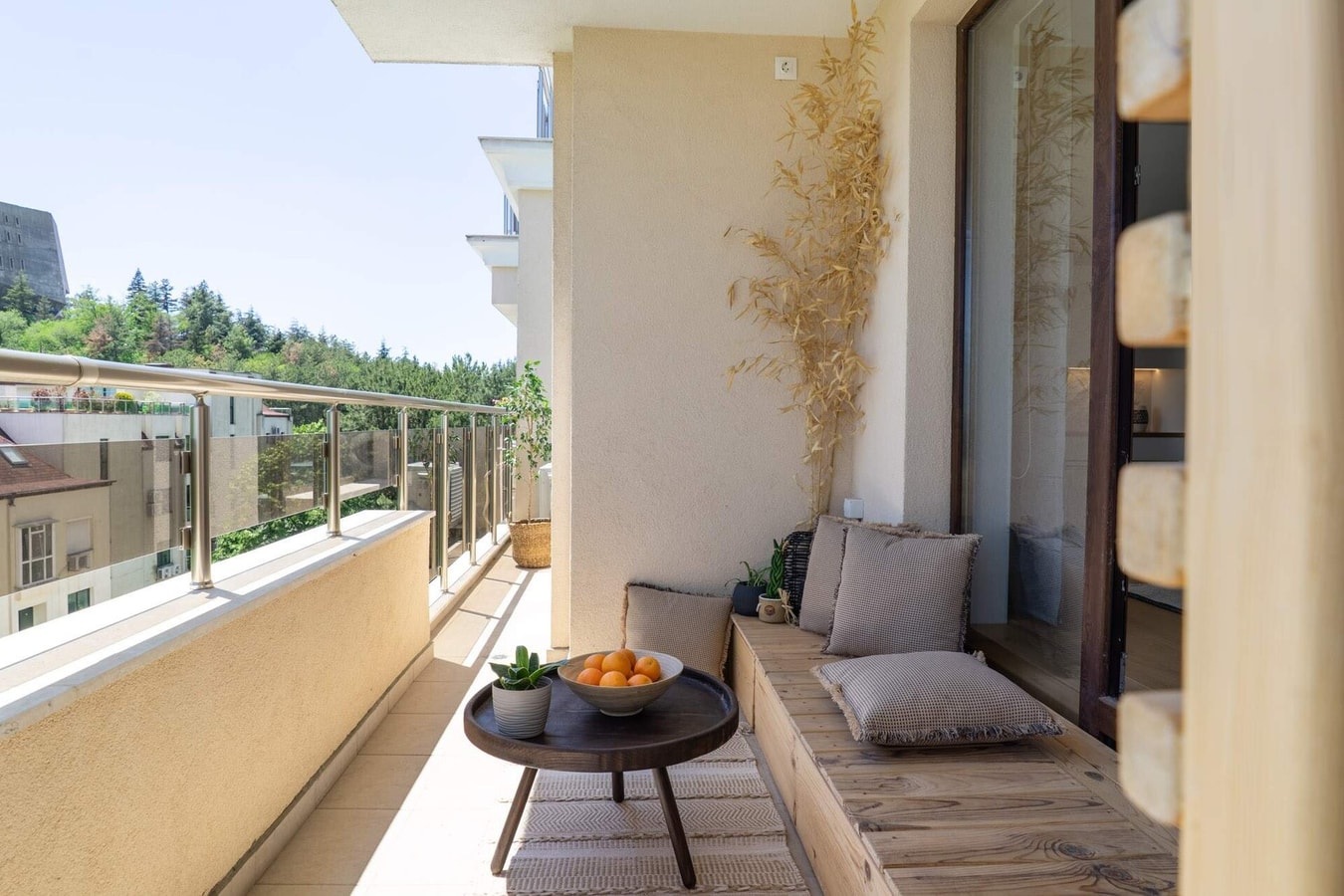 Smartly Designed Flat with Balcony & Parking 2 Flat Manager Booking