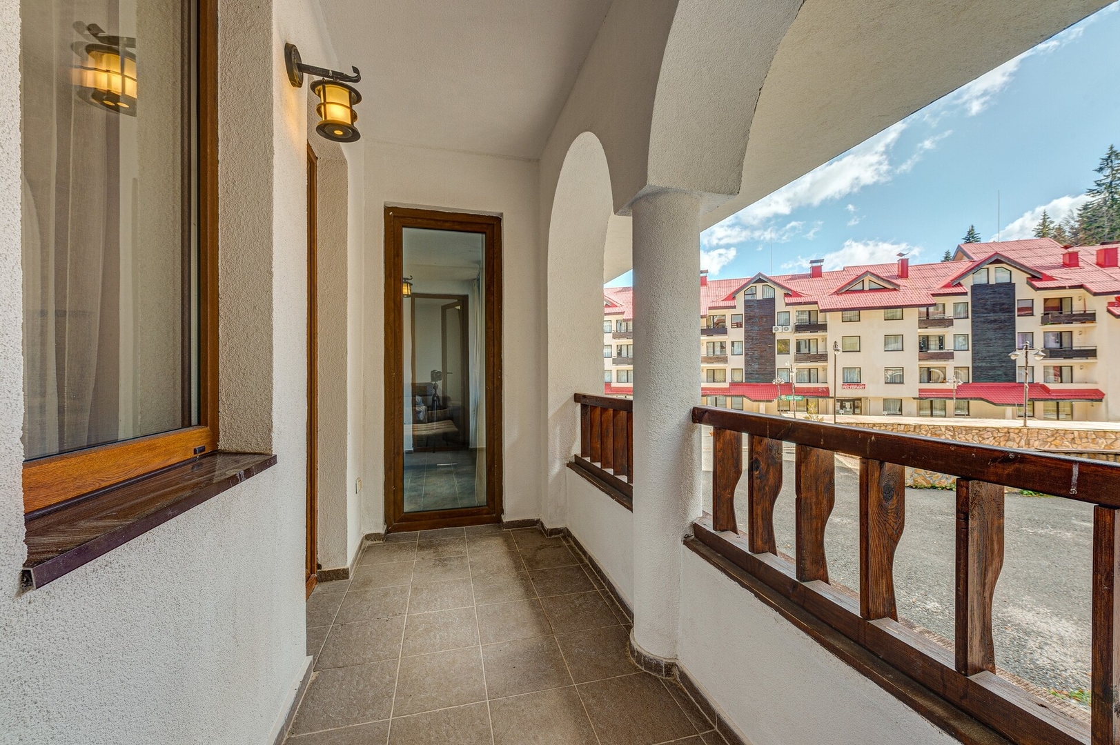 Bright and Spacious 2-BDR Apartment with Balcony 4 Flat Manager Booking