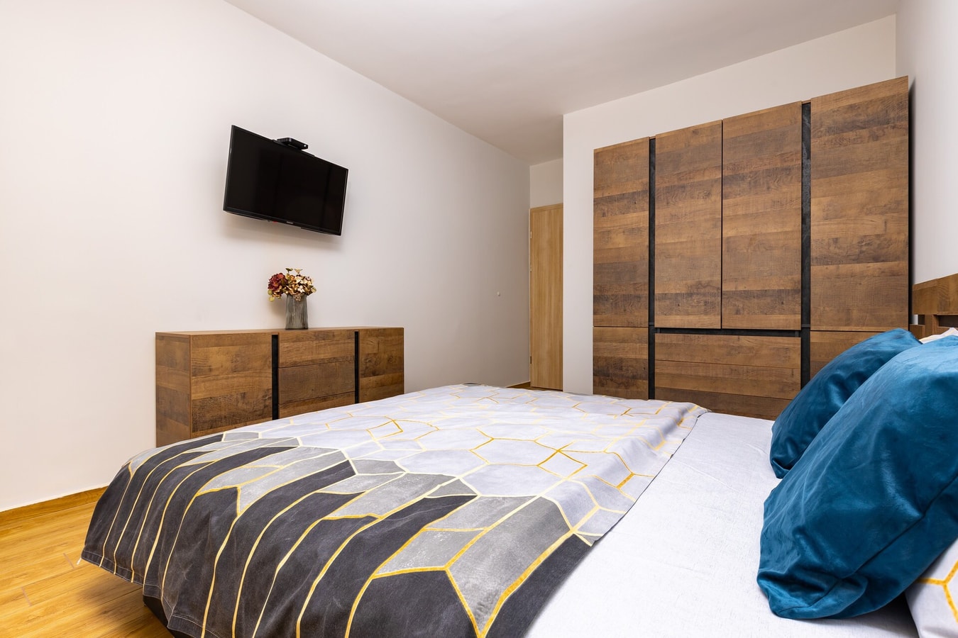 Bright and Cozy Apartment Next to a City Park 17 Flat Manager Booking