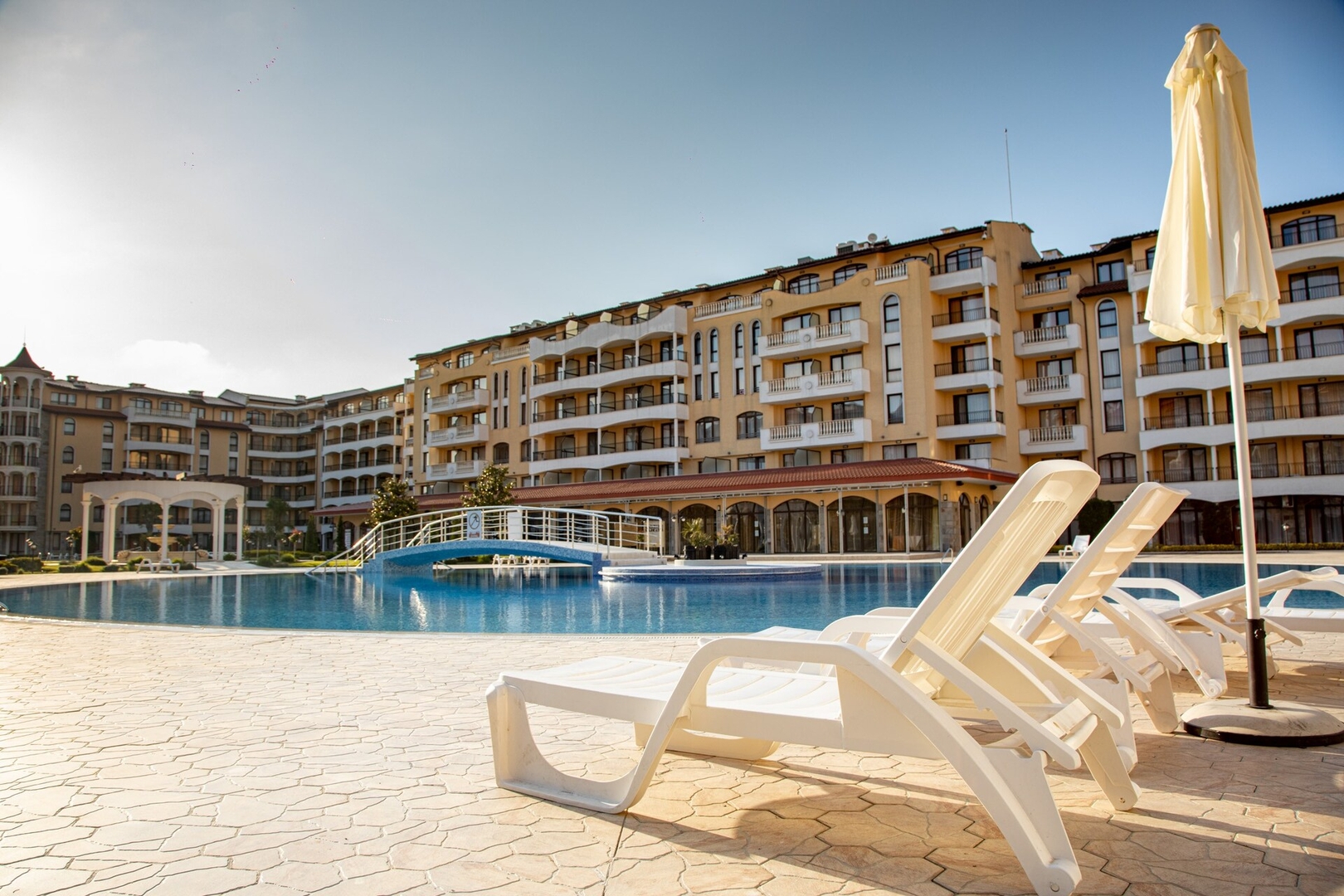 Sunny apartment in a complex with a POOL and GYM 0 Flat Manager Booking