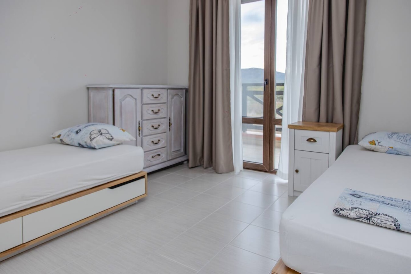 Lovely 3BD flat with PARKING and SEA VIEW 5 Flat Manager Booking
