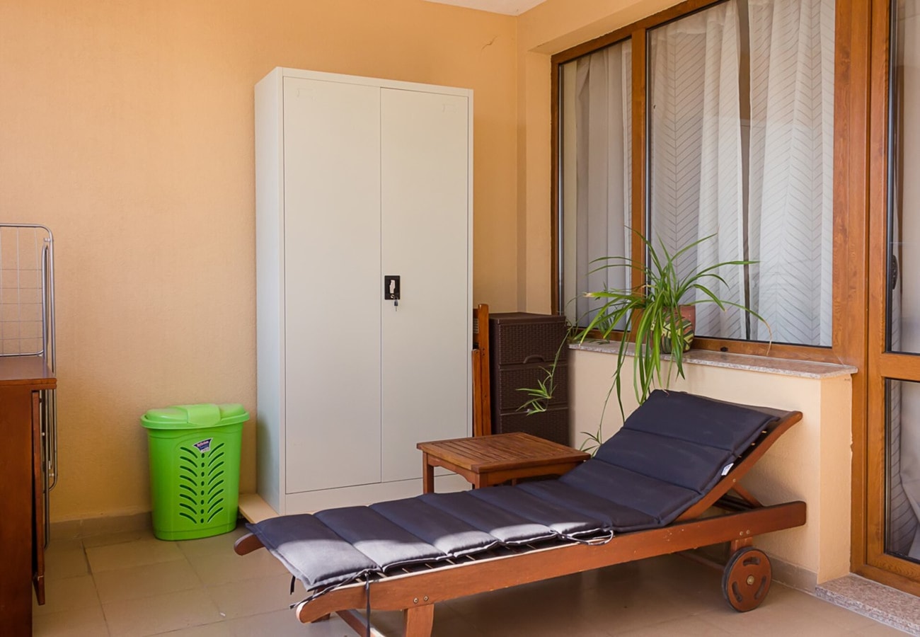 Varna Gem: 2BD Flat with Sunny Balcony 16 Flat Manager Booking