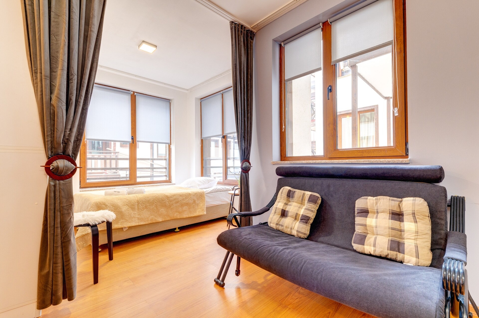 Colorful Retreat ~ 1BD next to the slopes 4 Flat Manager Booking