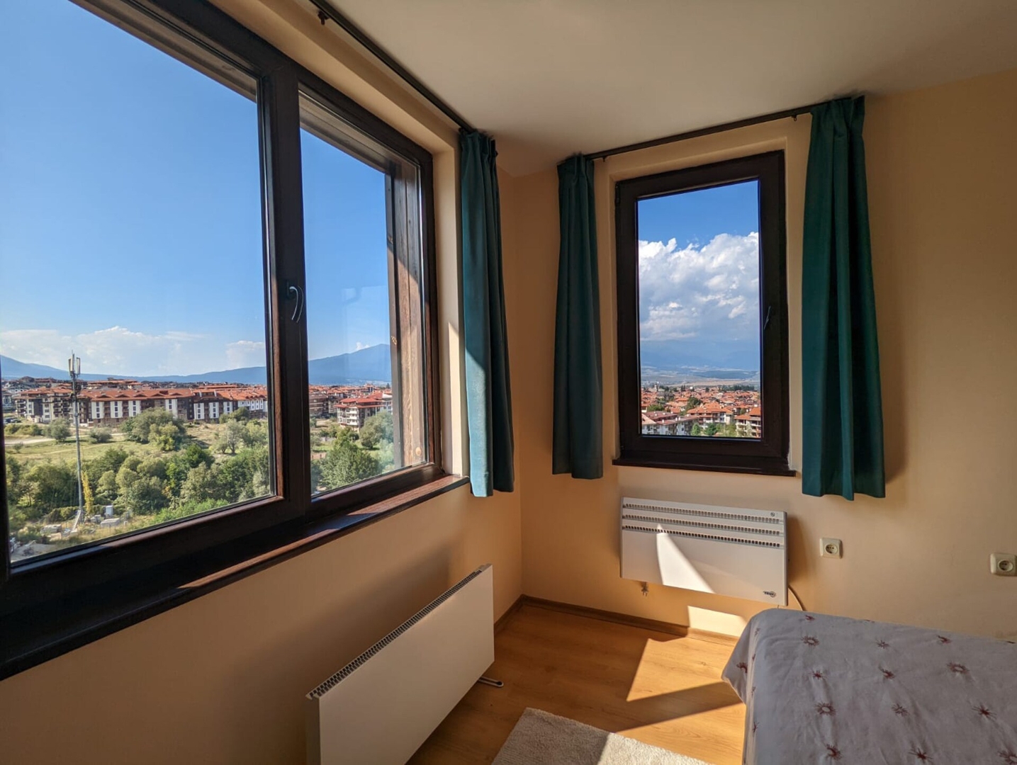 Stylish 2BD Apartment with Panoramic Mountain View 2 Flat Manager Booking
