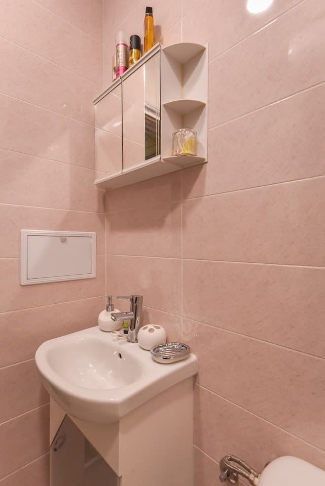 Vintage Spot - Colorful One-Bedroom Apartment 15 Flat Manager Booking