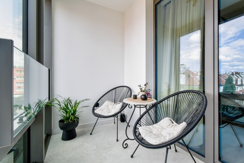 Modern & Quiet 1BR Near Center + Private Parking 3 Flat Manager Booking