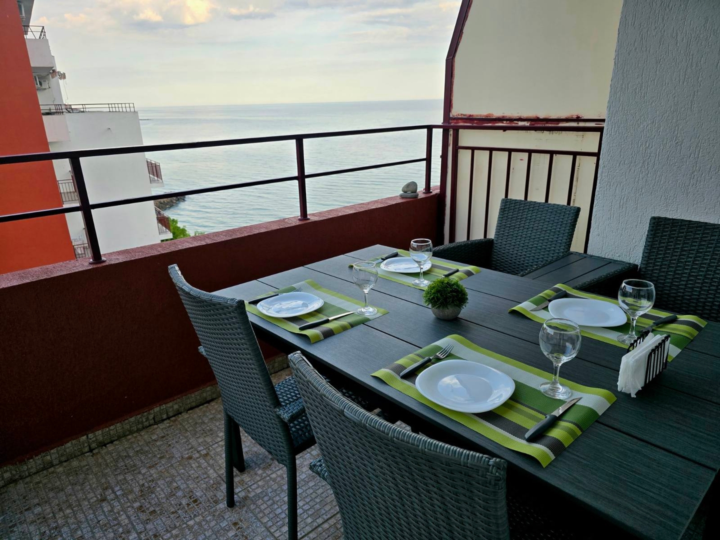 The Sea Balcony - 1BD Apartment by Flat Manager 4 Flat Manager Booking