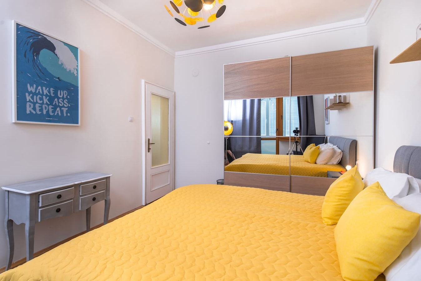 Designer, Business, Central, 1BDR Apartment 22 Flat Manager Booking