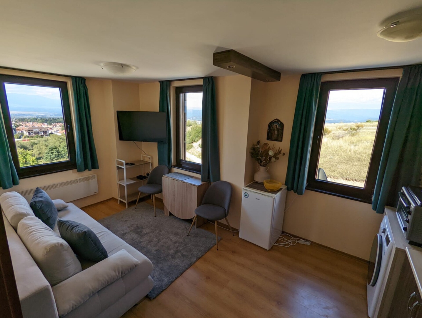 Stylish 2BD Apartment with Panoramic Mountain View 4 Flat Manager Booking