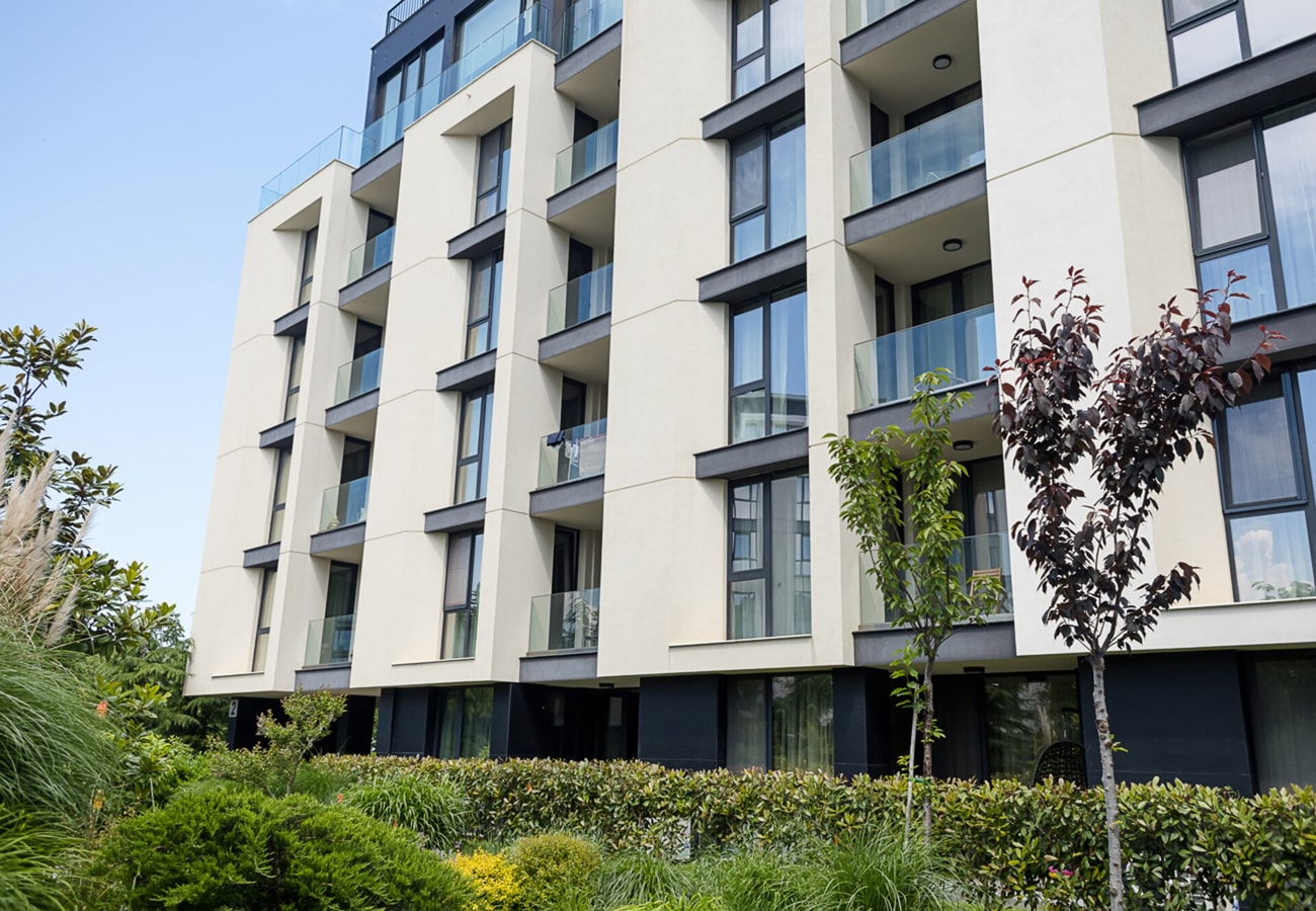 Chic One-Bedroom Getaway in Azur Deluxe Complex 20 Flat Manager Booking