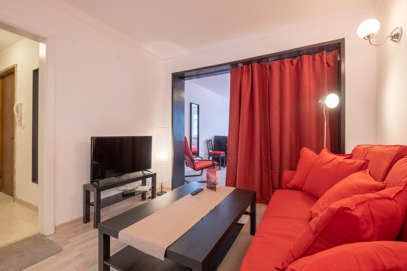 LZ Spacious One Bedroom Apartment in Top Centre 8 Flat Manager Booking