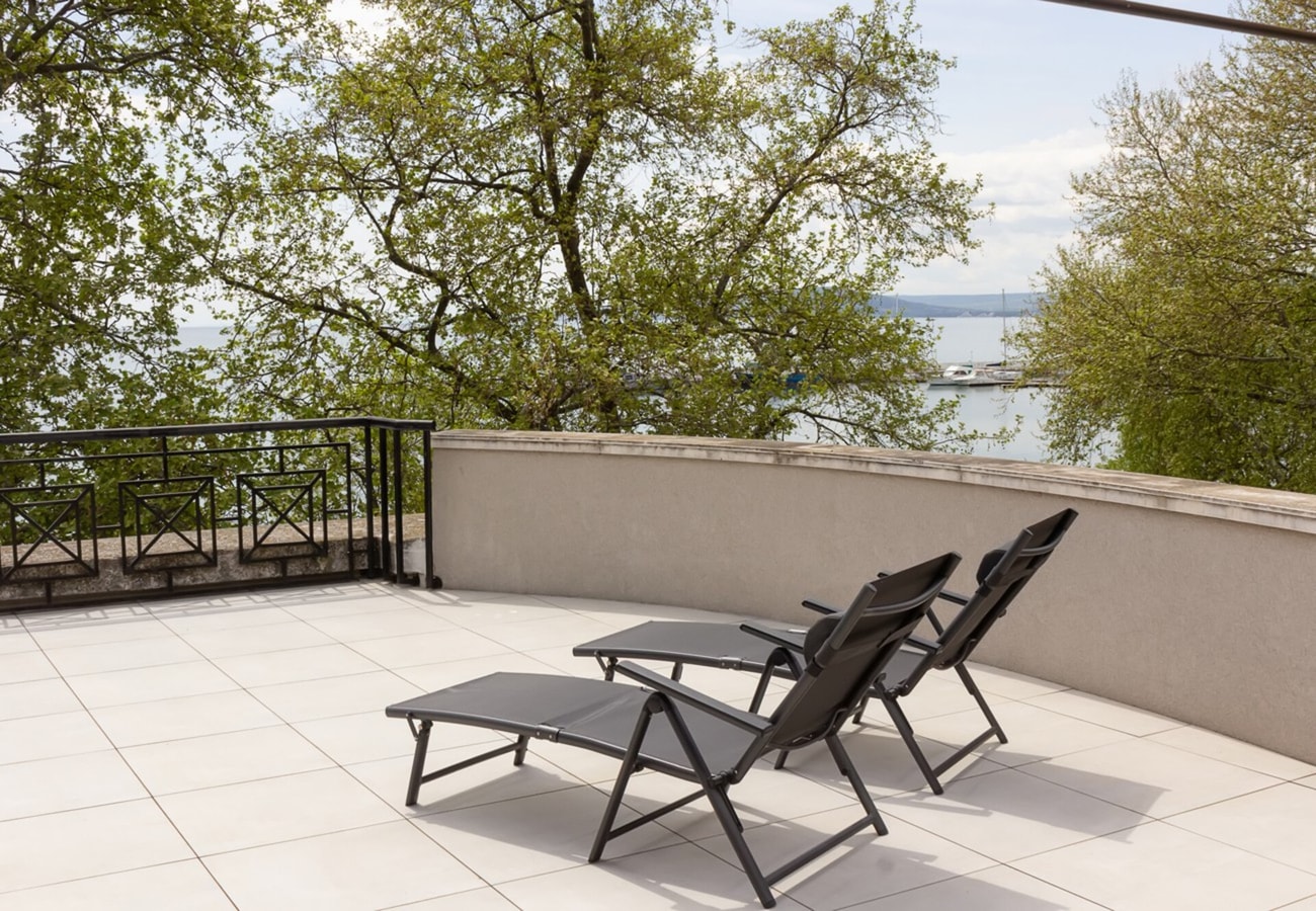 Cozy 1BD Apartment with a Spacious Terrace 27 Flat Manager Booking