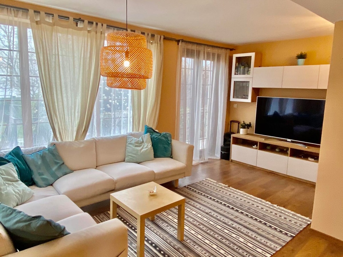 Modern Villa with Garden in Evksinograd, Varna 1 Flat Manager Booking