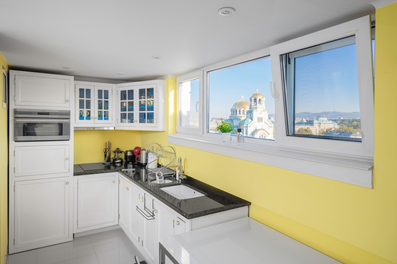 Best View in Top Center | Cozy 1-Bedroom Flat 0 Flat Manager Booking