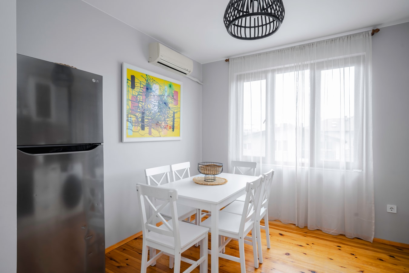 AeroLuxe Living 1BD Apartment 10 Flat Manager Booking