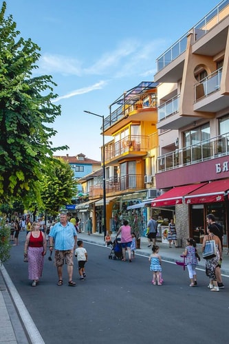 Nessebar's NEW Town TOP Centre 2-BDR Apartment 40 Flat Manager Booking