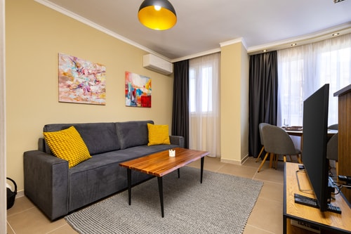 Central Chic 1BD Apt Near Kapana 4 Flat Manager Booking