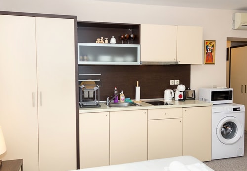 Sunny Studio in Hotel Berlin, Steps from the Beach 2 Flat Manager Booking