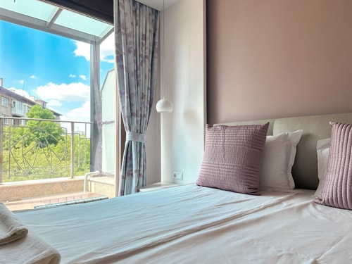 Charming 2BD with Mountain View 5 Flat Manager Booking