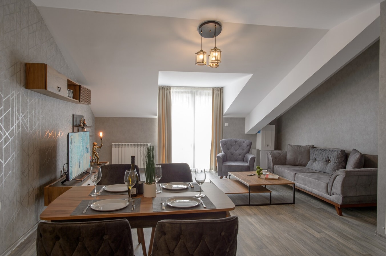 Luxury 2-bedroom apartment by Studenets Center Flat Manager Booking