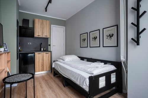 Thumbelina ~ Private Room in city Center 10 Flat Manager Booking