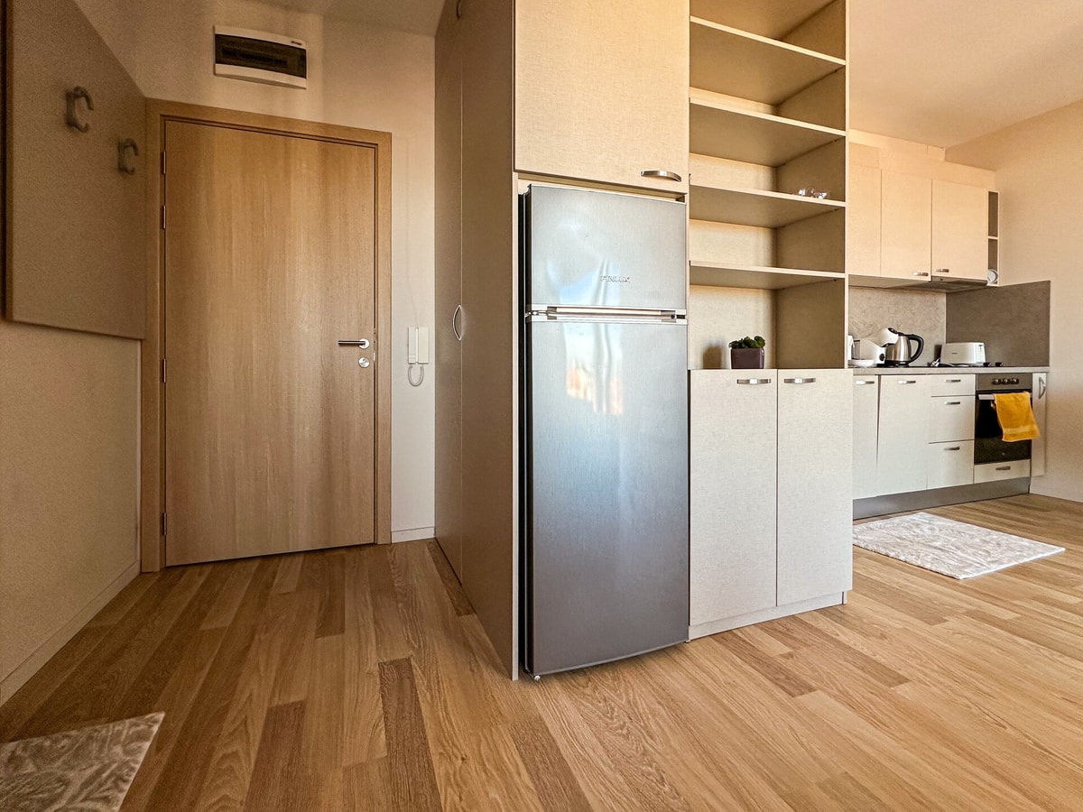 Nadya Ralevitsa 2 - 1BD · Quiet & Comfortable Urban Retreat 9 Flat Manager Booking