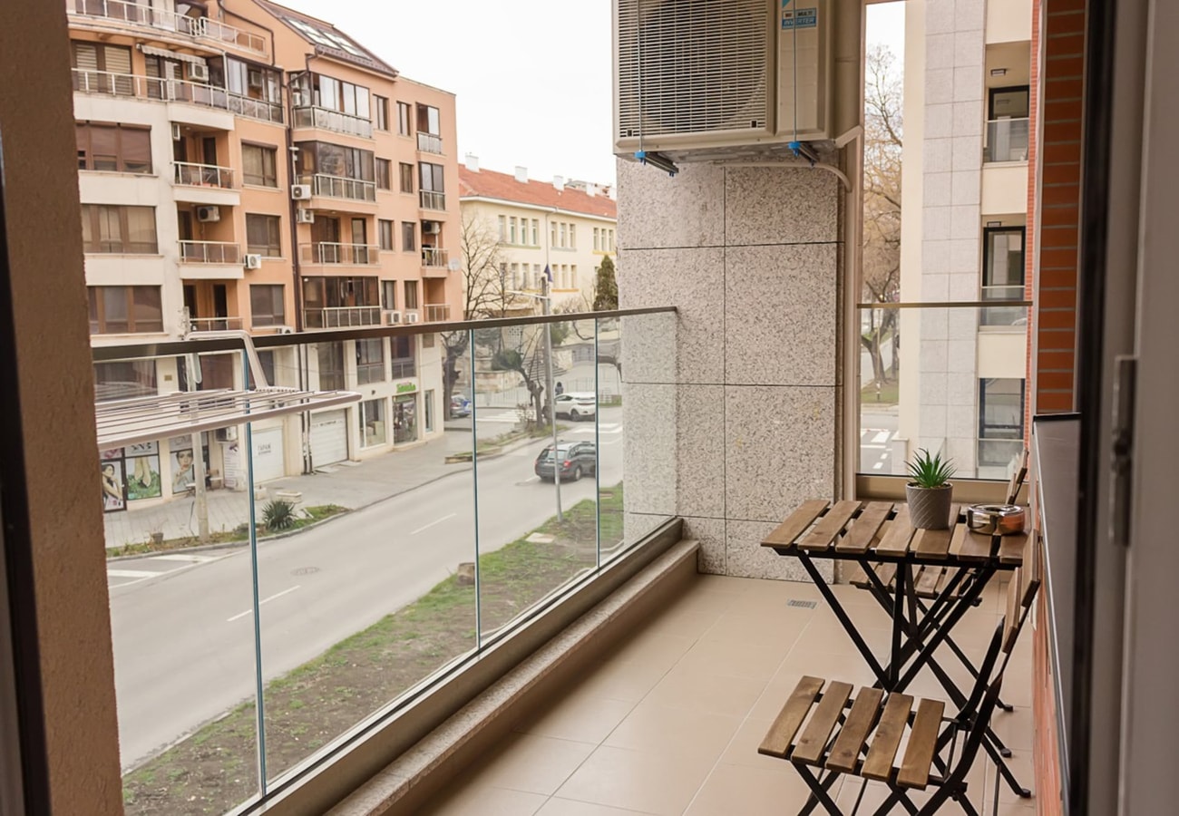 Modern Seaside Retreat 1BD Apartments 5 Flat Manager Booking