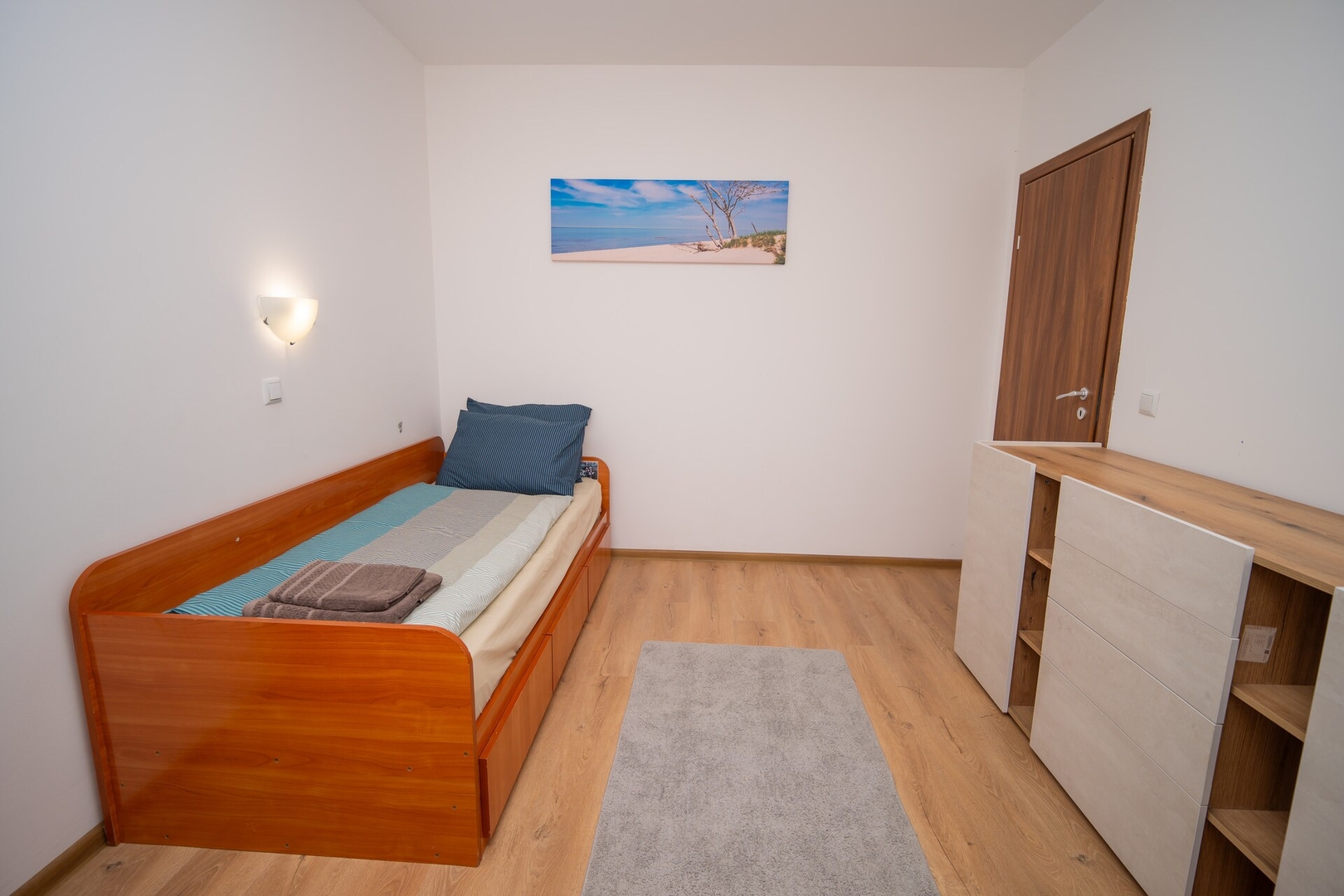 Spacious 2BD Apartment - Walk to City Center 25 Flat Manager Booking