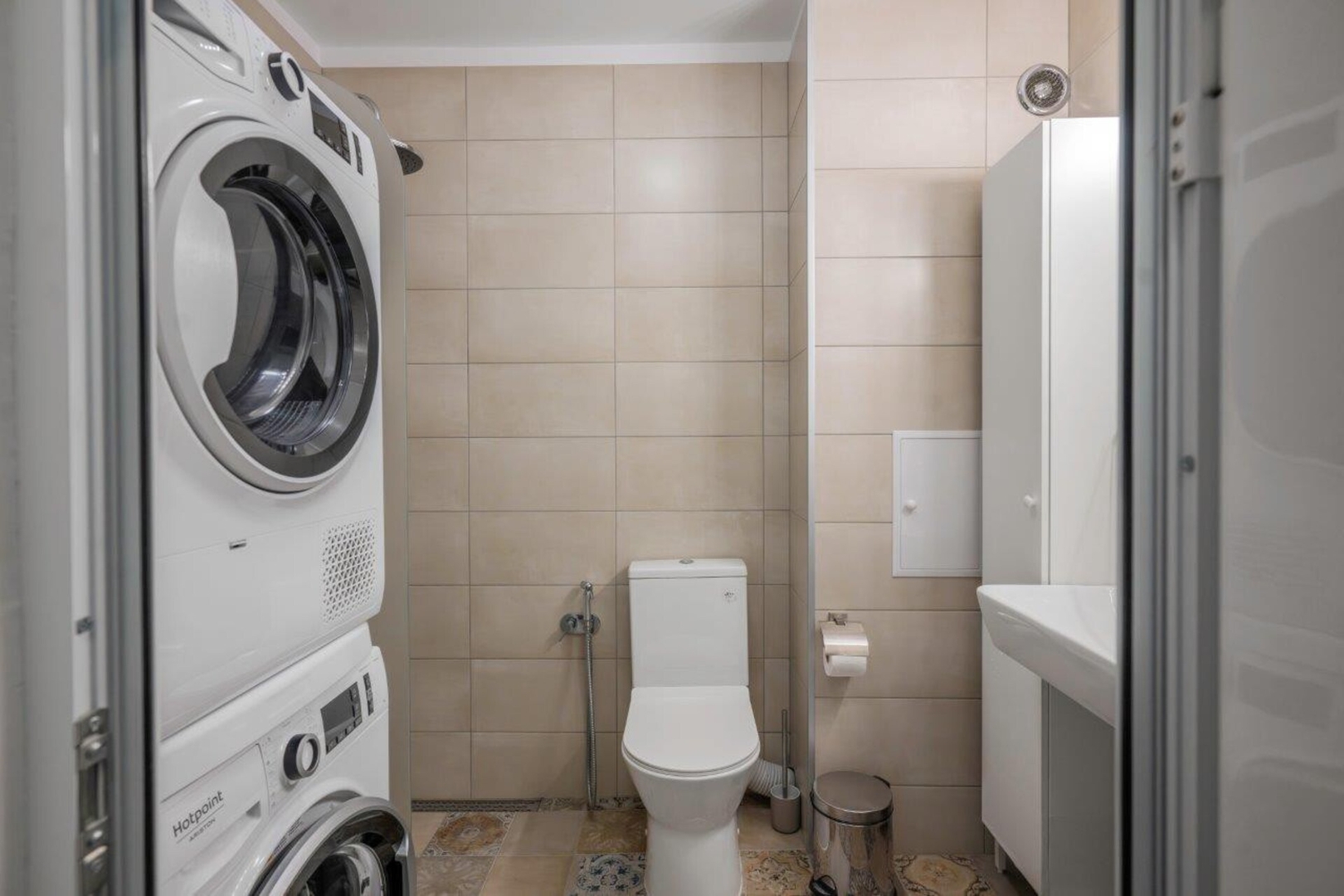 Charming & Cozy 2BD Apartment with Natural Light 23 Flat Manager Booking
