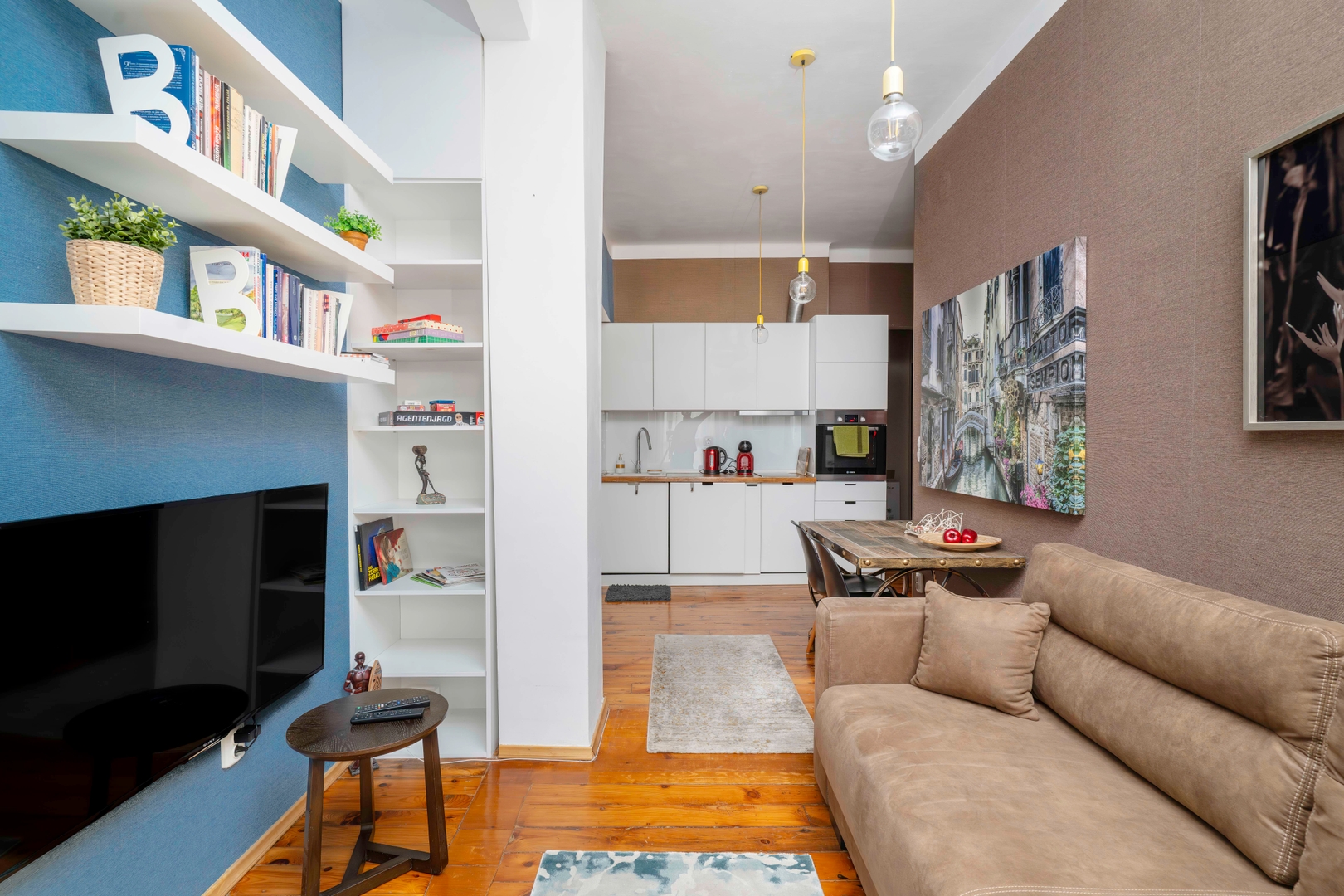 Cozy and Central 2BD Flat | At the Heart of It All 0 Flat Manager Booking