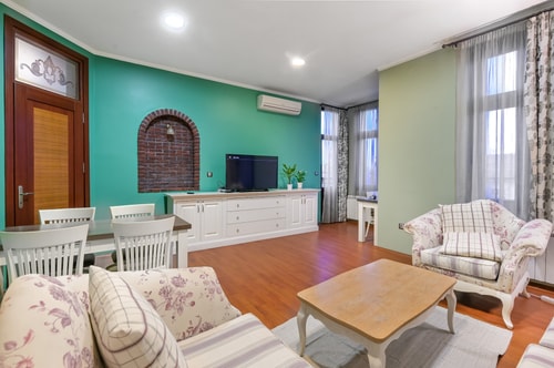 Life in Colors ~ Two-Bedroom Premium Apartment 9 Flat Manager Booking
