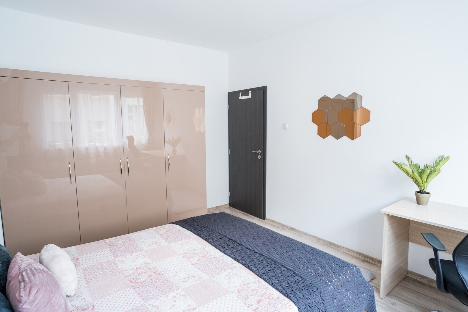 Black Sea 2bdrm Central Apartment 20 Flat Manager Booking