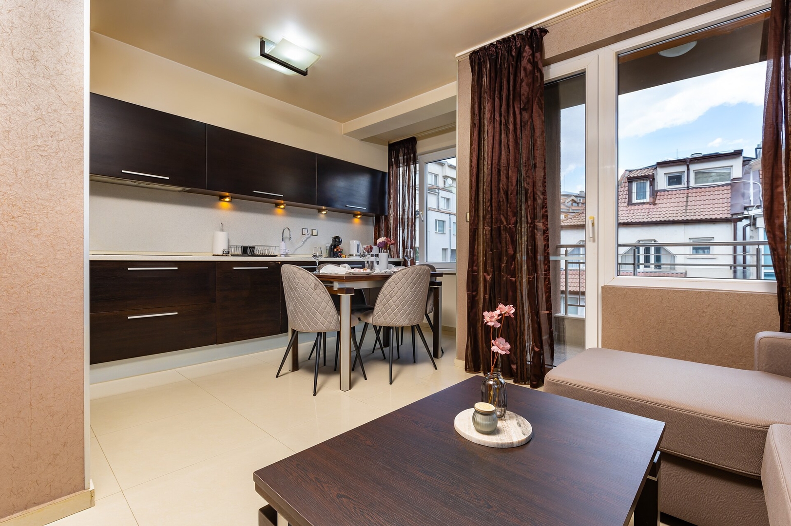 Modern 2BD - 14 min to Medical University 1 Flat Manager Booking
