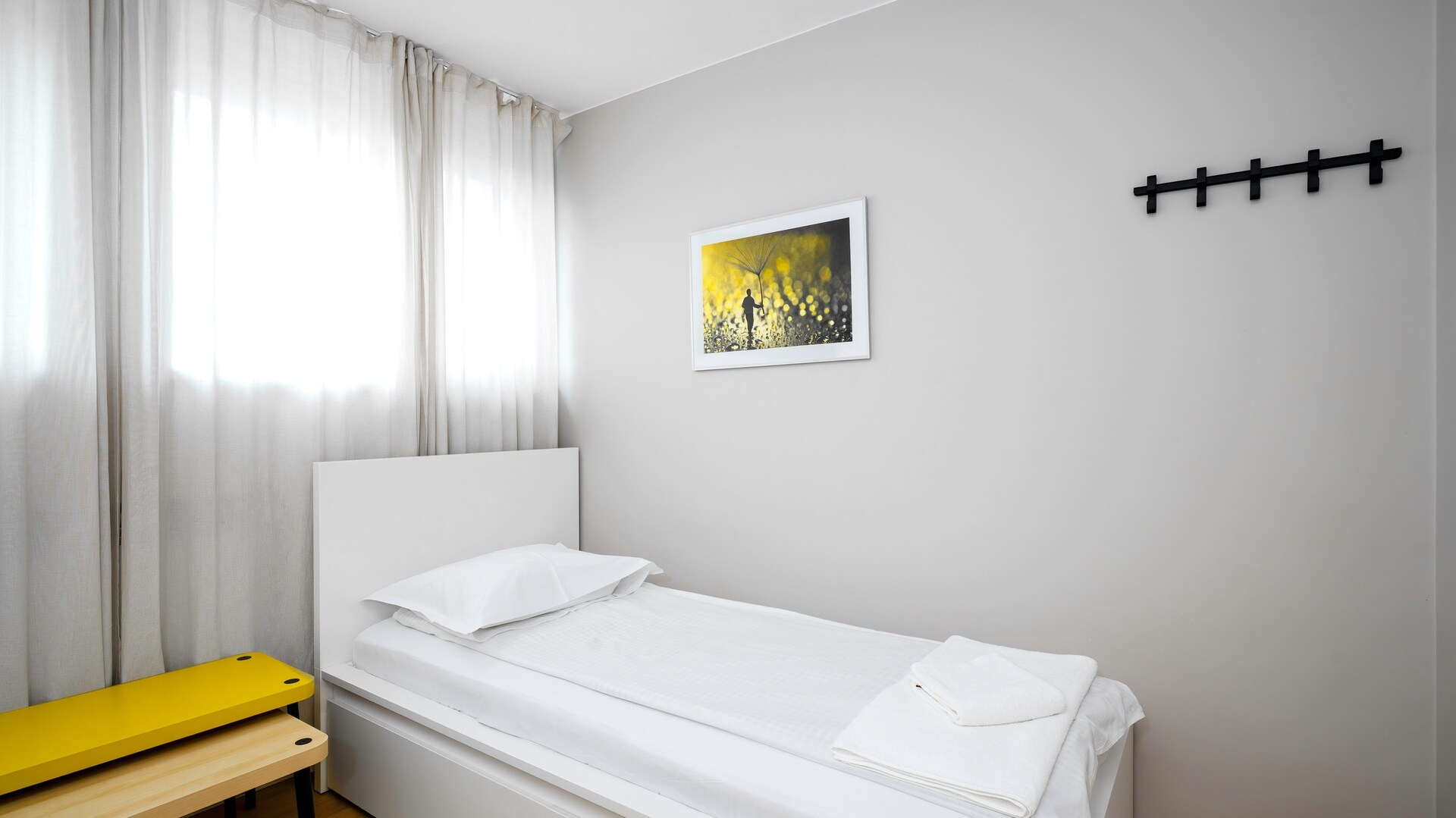Quiet 2 BDR Comfort Near NDK + Workspace 15 Flat Manager Booking
