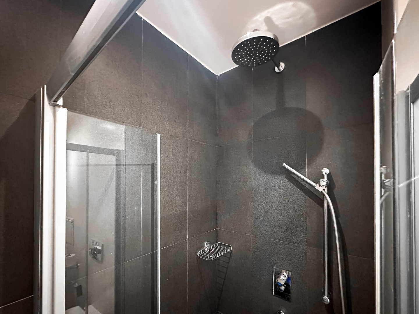 Joy Apartment – Stylish 2BD in Oborishte 8 Flat Manager Booking