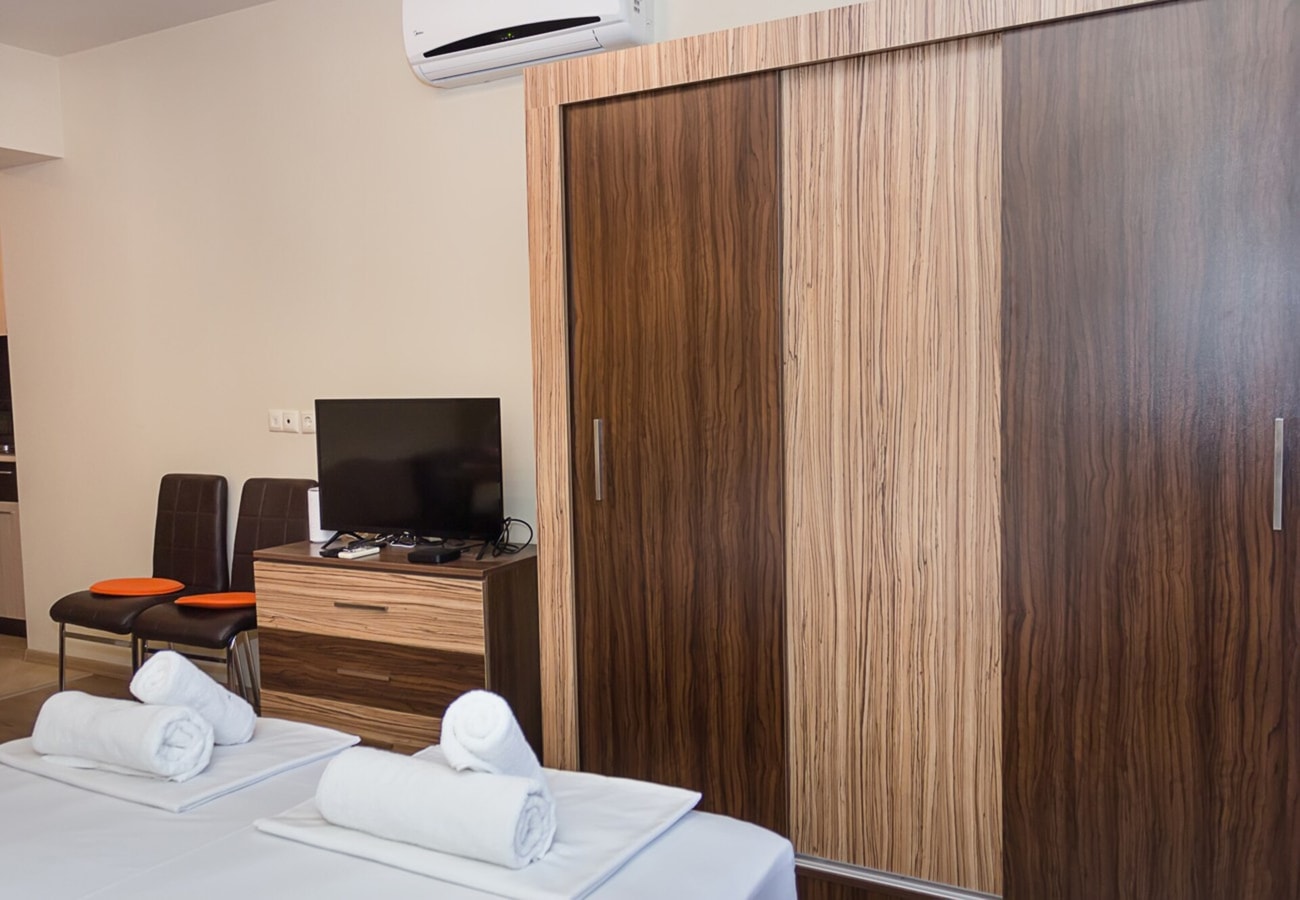 Studio in Argisht Partez Complex, Golden Sands 14 Flat Manager Booking