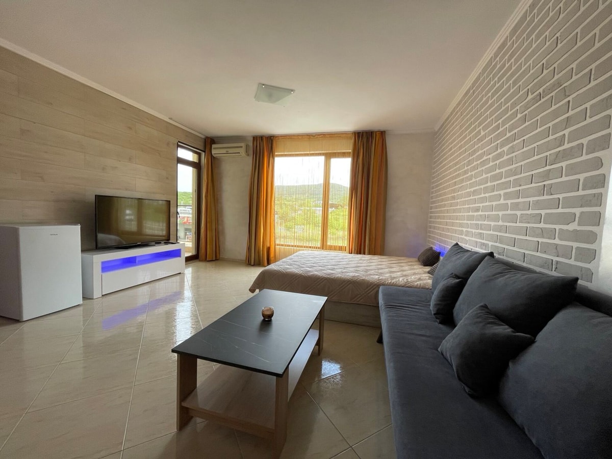 Sveti Vlas ~ Modern Studio with Pool & Balcony Flat Manager Booking