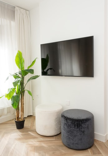 Serenity ~ 2BD Apartment with Balcony & Desk 11 Flat Manager Booking