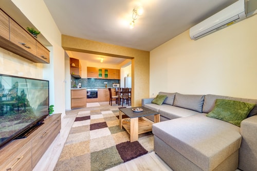 Bright retreat with Balcony & Mountain Views 5 Flat Manager Booking