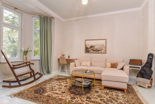 Spacious vintage 2BR, 2bath apartment 7 Flat Manager Booking