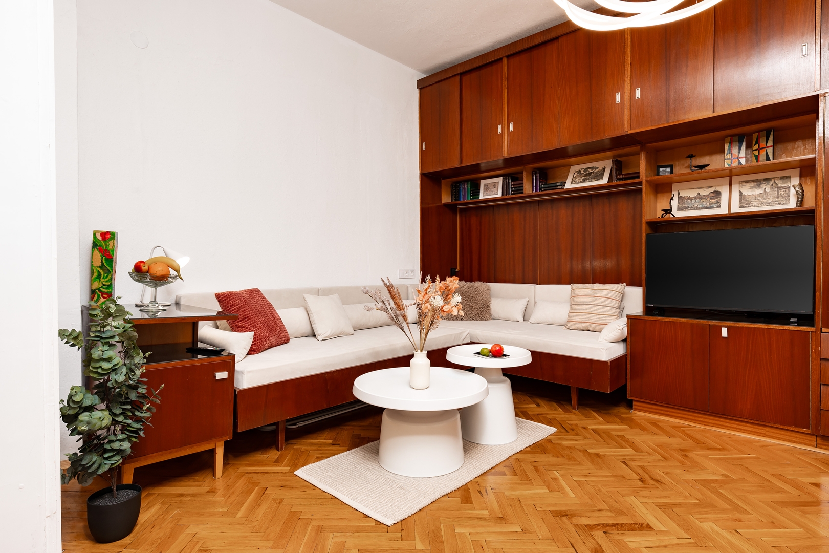 Spacious 2BD Apartment in Central Plovdiv 5 Flat Manager Booking