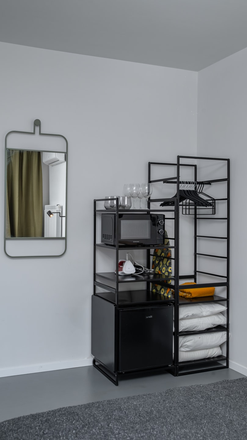 Aviva City Stay – Yellow Vibe Studio 9 Flat Manager Booking