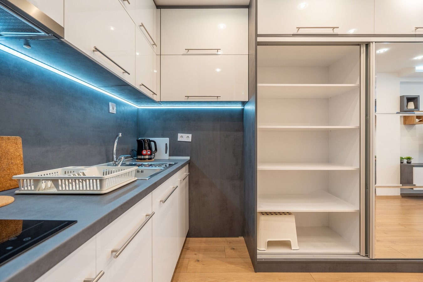 Zenith Apartment 18 Flat Manager Booking