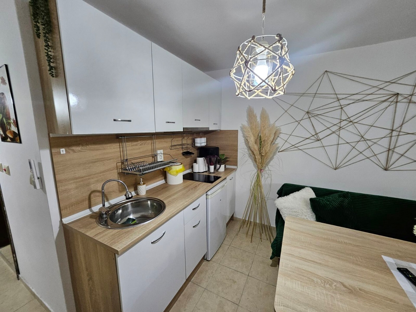 Tropical Chic Studio for Two – Ground Floor Escape 5 Flat Manager Booking