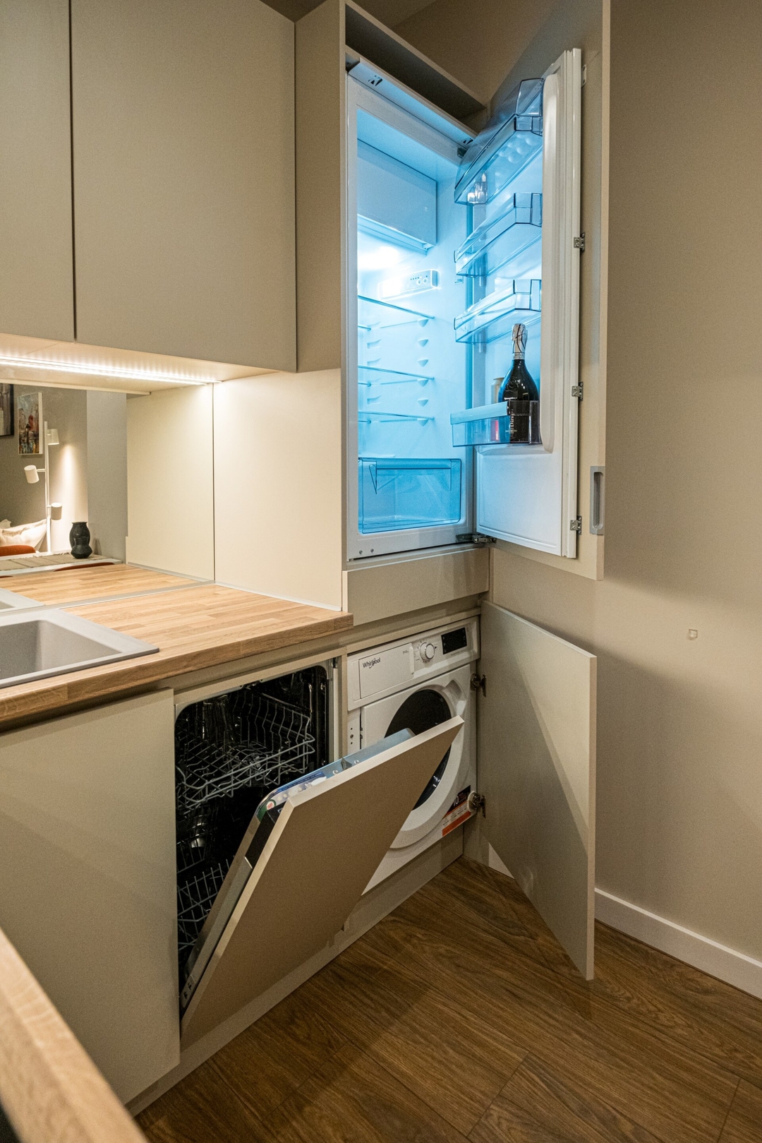South 2.2 - Brand New Modern 1BD in Sofia Center 7 Flat Manager Booking