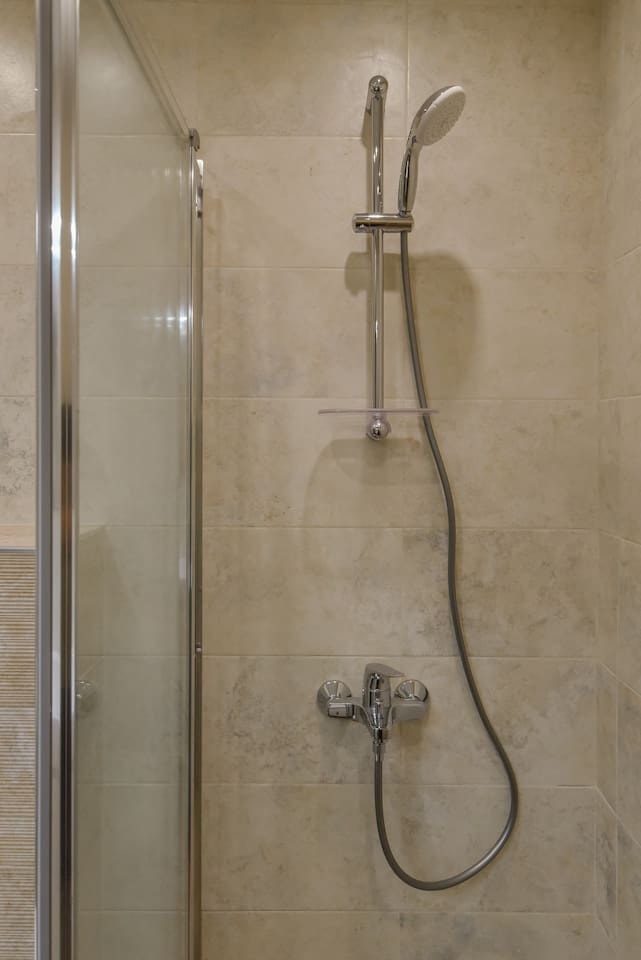 The Grunge Spot - Charming NEW 1-Bedroom 22 Flat Manager Booking