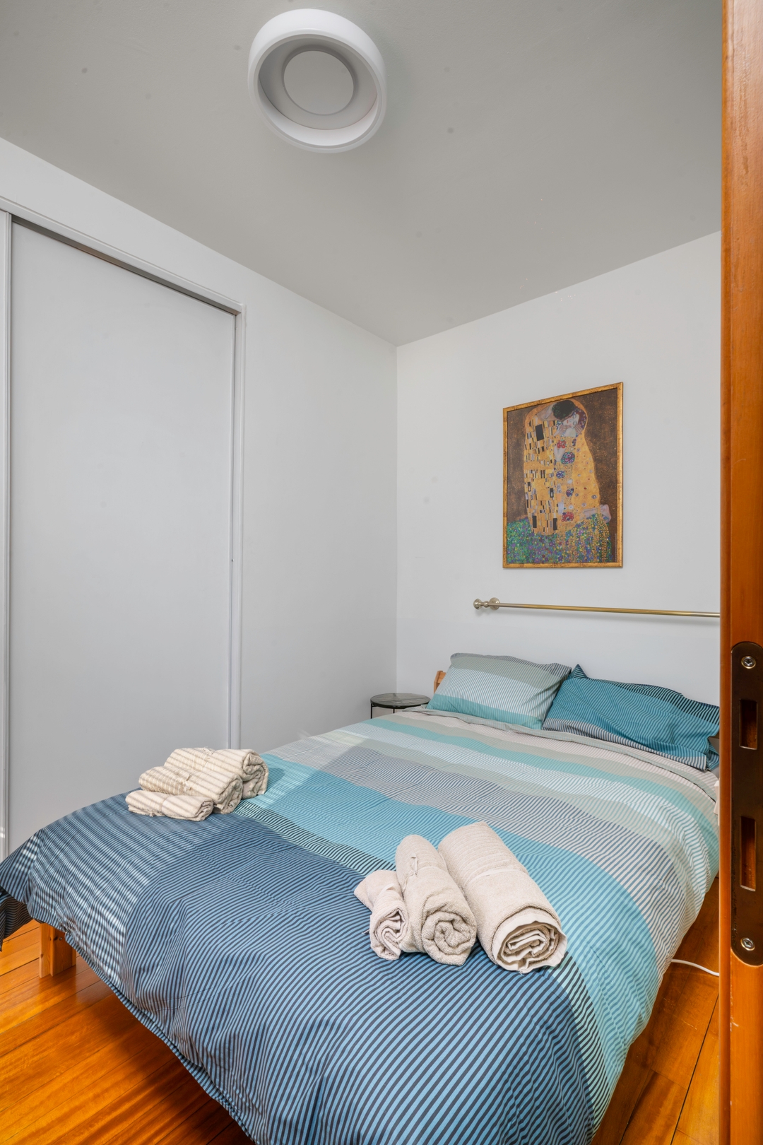 Charming 2BD Apartment in the Heart of the City 4 Flat Manager Booking